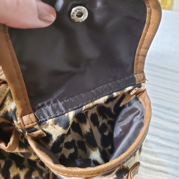 Cheetah print sequin backpack - Picture 10 of 13